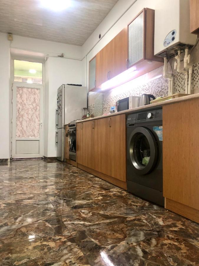 Karson Guest House And Tours 예레반 외부 사진
