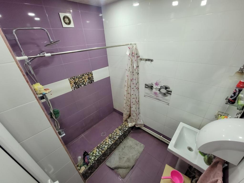 Karson Guest House And Tours 예레반 외부 사진