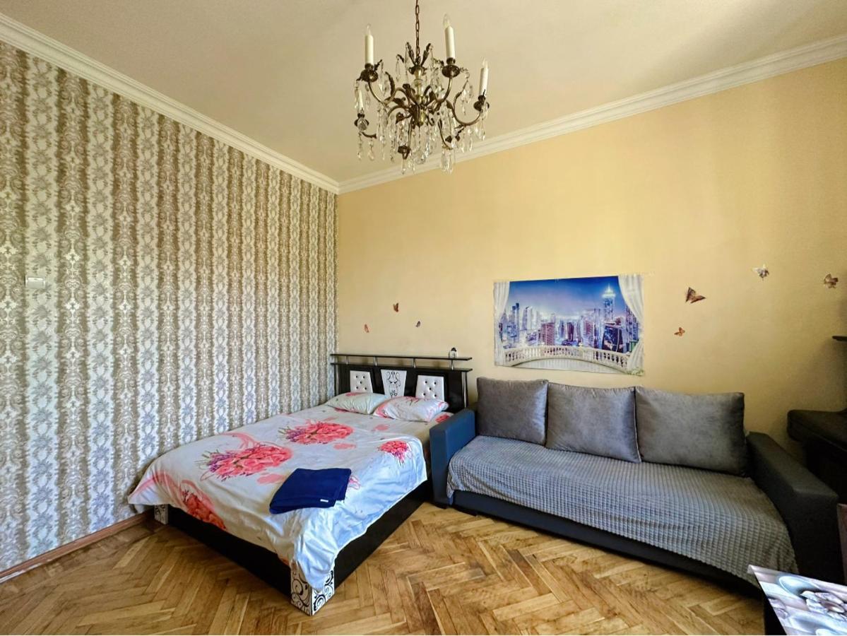 Karson Guest House And Tours 예레반 외부 사진