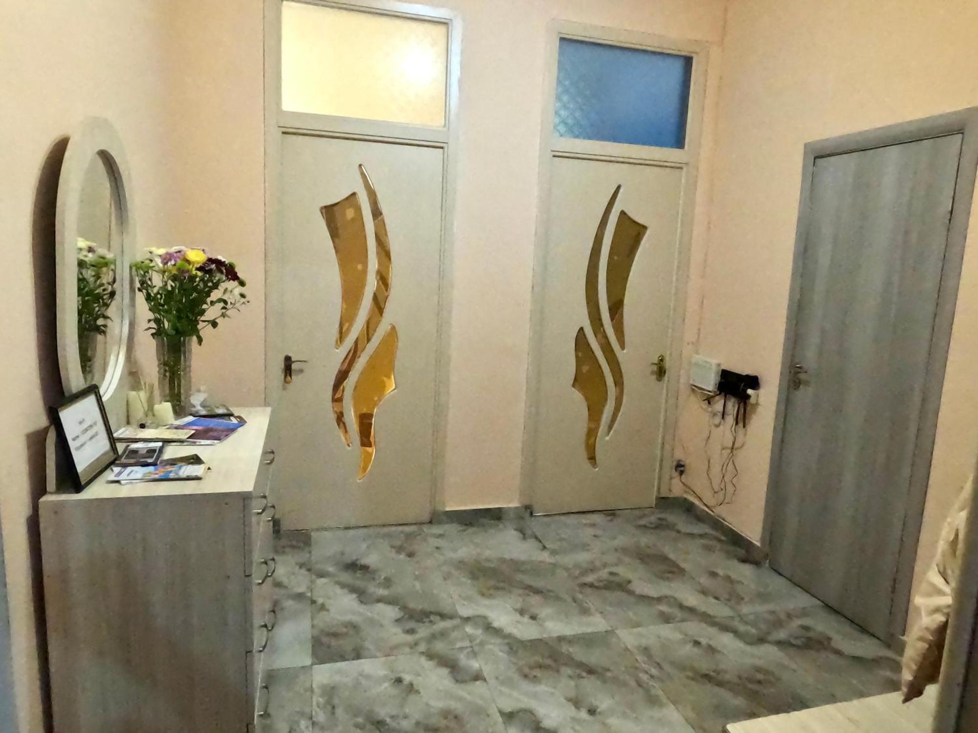Karson Guest House And Tours 예레반 외부 사진