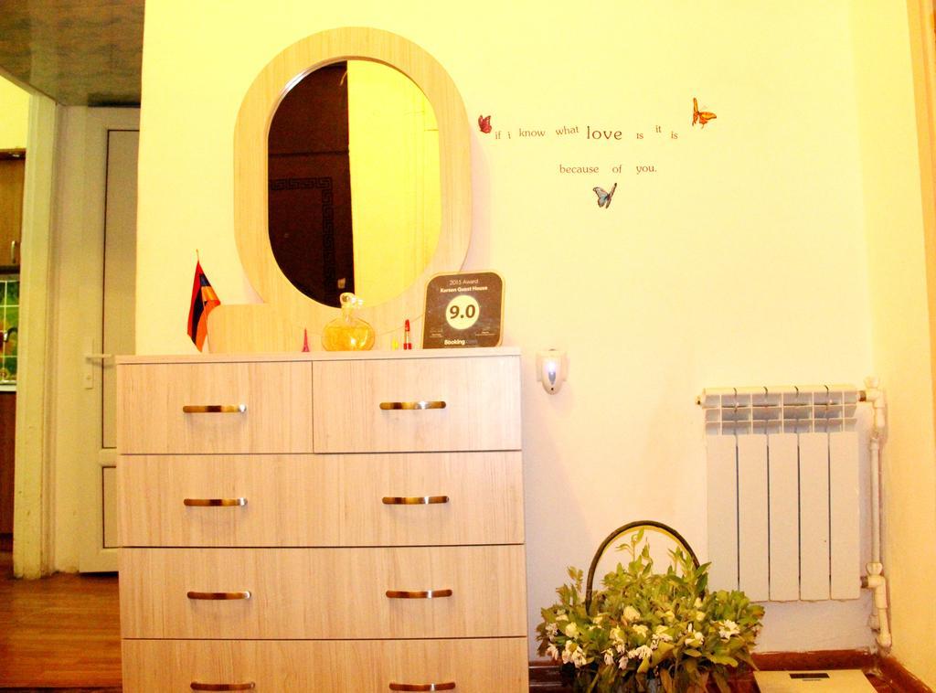 Karson Guest House And Tours 예레반 외부 사진