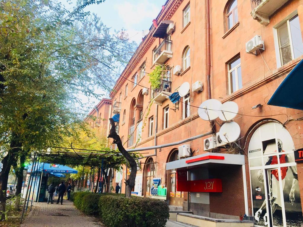 Karson Guest House And Tours 예레반 외부 사진